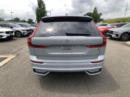 2026 Volvo XC60 PLUS