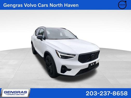 2026 Volvo XC40 B5 Ultra Black Edition