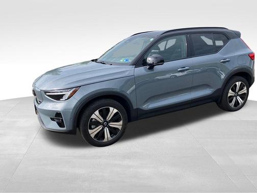 Thunder Gray Metallic 2023 Volvo XC40 Recharge Pure Electric Twin Plus