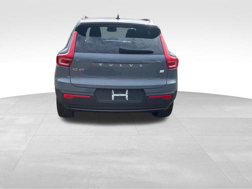 Thunder Gray Metallic 2023 Volvo XC40 Recharge Pure Electric Twin Plus