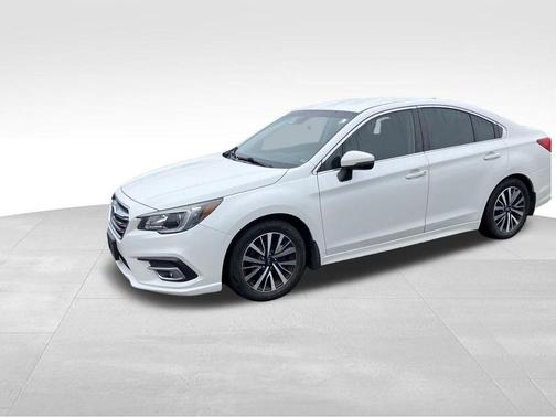 Crystal White Pearl 2019 Subaru Legacy 2.5i Premium