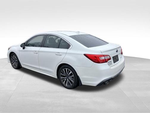 Crystal White Pearl 2019 Subaru Legacy 2.5i Premium