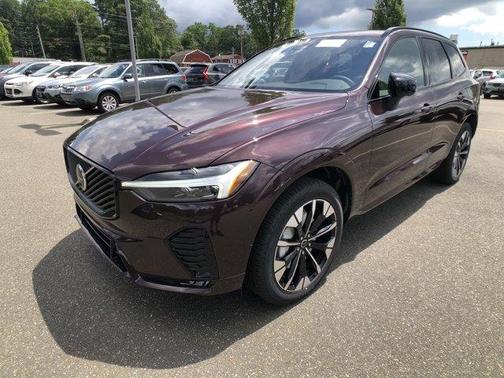 2026 Volvo XC60 PLUS