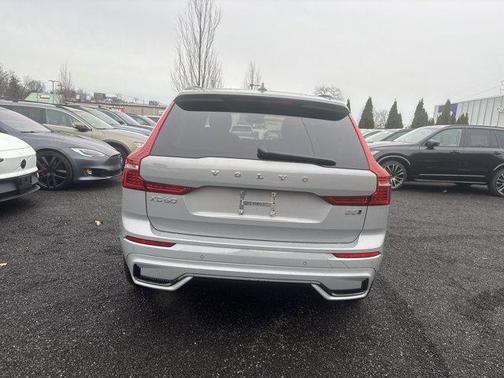 2025 Volvo XC60 B5 Plus