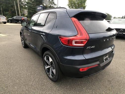 2026 Volvo XC40 B5 Plus