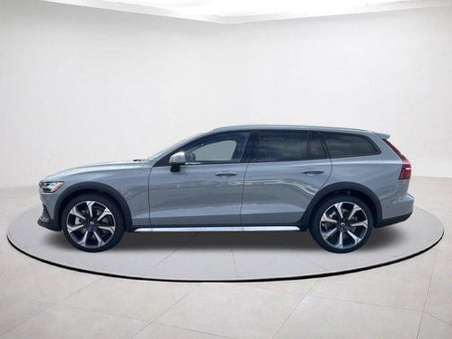 2026 Volvo V60 Cross Country B5 Ultra