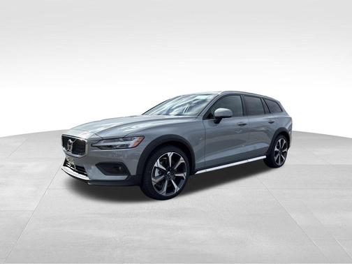 2026 Volvo V60 Cross Country B5 Ultra