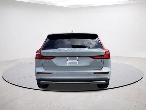 2026 Volvo V60 Cross Country B5 Ultra