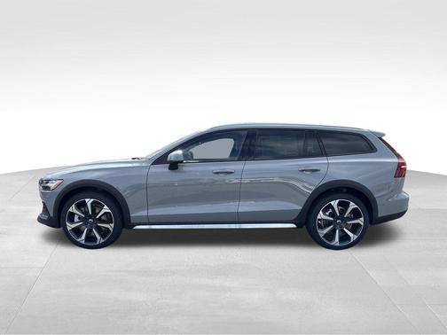 2026 Volvo V60 Cross Country B5 Ultra