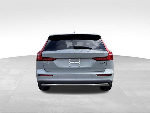 2026 Volvo V60 Cross Country B5 Ultra