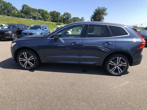 2021 Volvo XC60 T5 Momentum