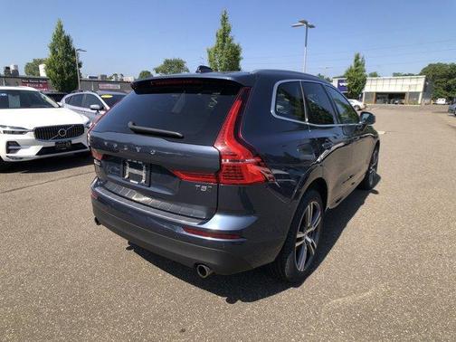 2021 Volvo XC60 T5 Momentum