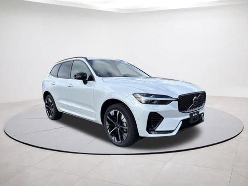 2026 Volvo XC60 B5 Plus