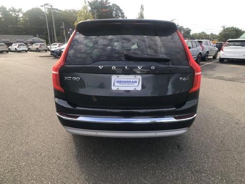 2022 Volvo XC90 T6 Inscription 7 Passenger
