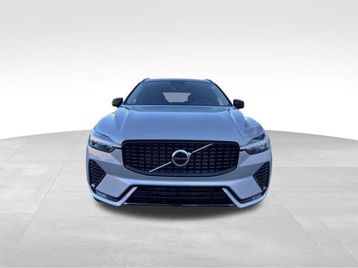 2025 Volvo XC60 B5 Core