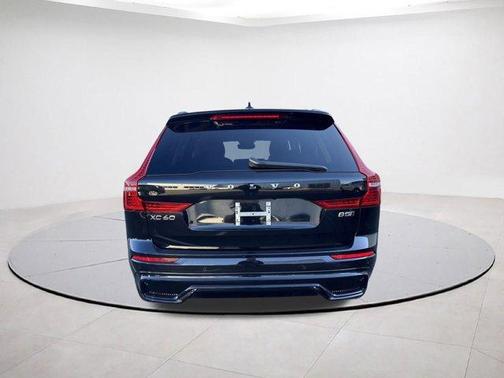2025 Volvo XC60 B5 Core