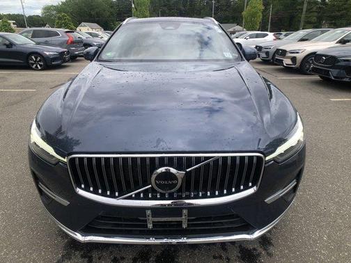 2022 Volvo XC60 B5 Inscription