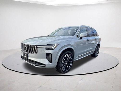 2025 Volvo XC90 B6 Plus 7-Seater