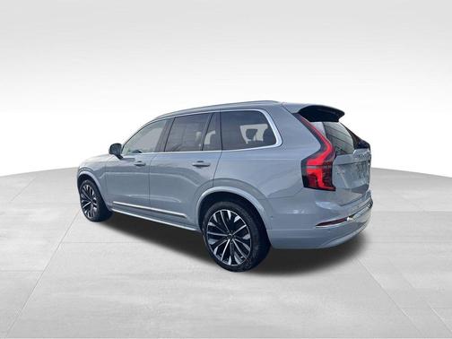 2025 Volvo XC90 B6 Plus 7-Seater