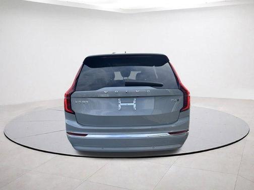 2025 Volvo XC90 B6 Plus 7-Seater