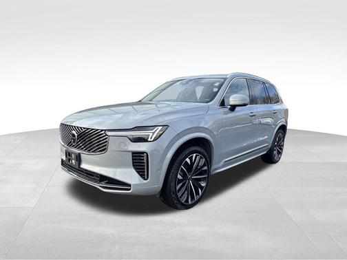 2025 Volvo XC90 B6 Plus 7-Seater