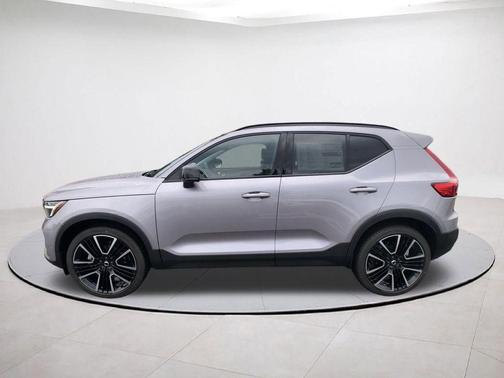 2026 Volvo XC40 B5 Ultra