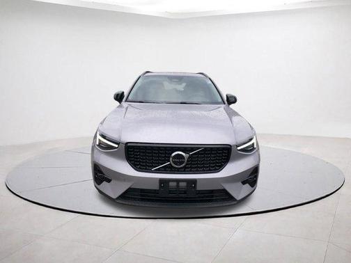 2026 Volvo XC40 B5 Ultra