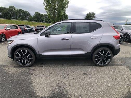 2026 Volvo XC40 ULTRA
