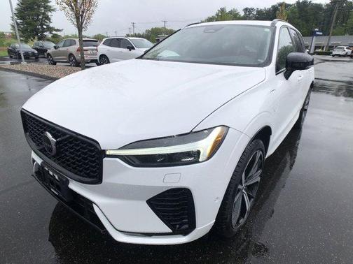 2024 Volvo XC60 Recharge Plug-In Hybrid T8 Ultimate Dark Theme