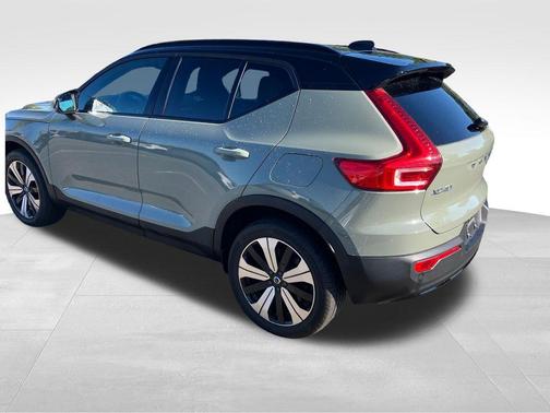 Sage Green Metallic 2023 Volvo XC40 Recharge Pure Electric Twin Core