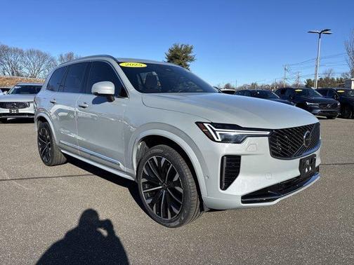 2025 Volvo XC90 B6 Plus 7-Seater