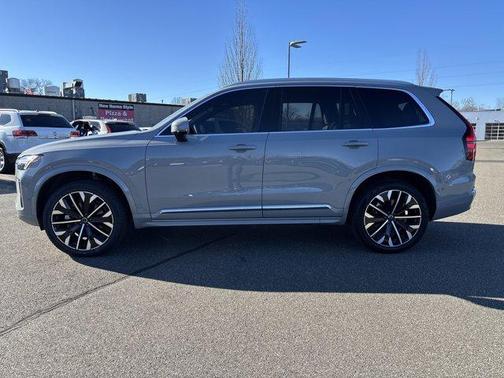 2025 Volvo XC90 B6 Plus 7-Seater