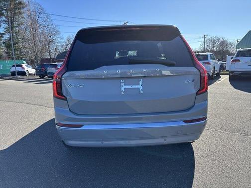 2025 Volvo XC90 B6 Plus 7-Seater