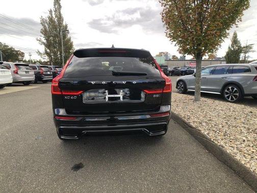 2025 Volvo XC60 B5 Core