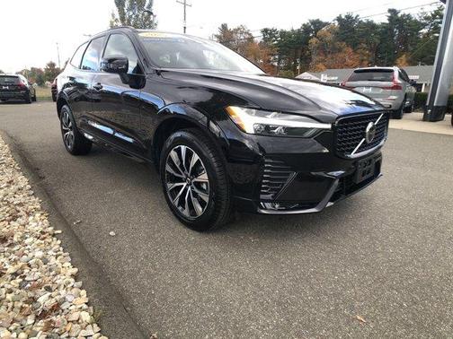 2025 Volvo XC60 B5 Core