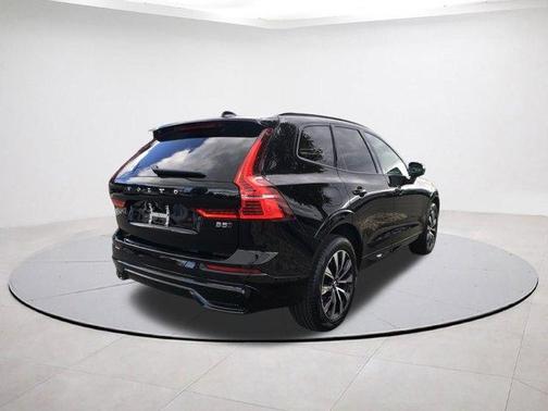 2025 Volvo XC60 B5 Core