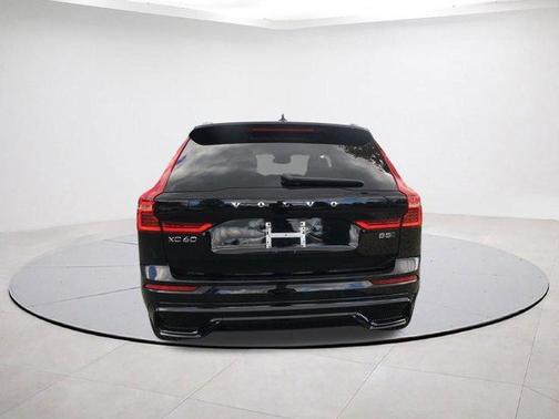2025 Volvo XC60 B5 Core