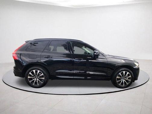 2025 Volvo XC60 B5 Core