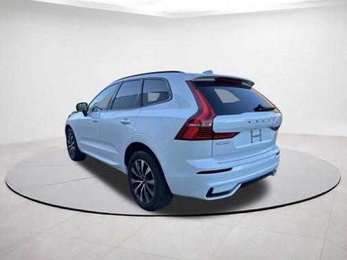 2025 Volvo XC60 B5 Core