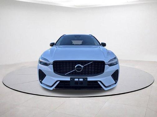 2025 Volvo XC60 B5 Core