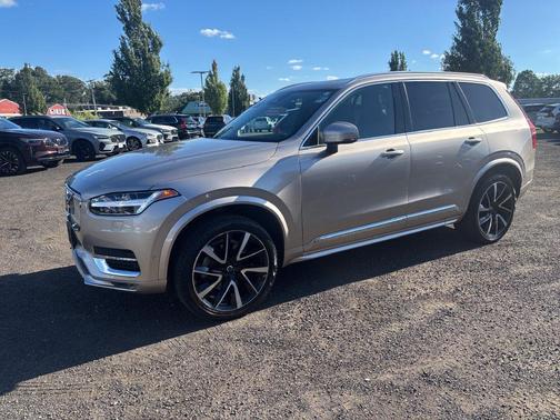 Bright 2023 Volvo XC90 B6 Plus 6-Seater