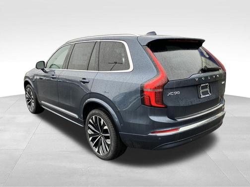 Denim Blue Metallic 2026 Volvo XC90 B6 Plus 7-Seater