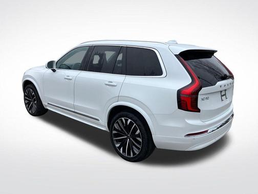 Crystal White Metallic 2025 Volvo XC90 B5 Core