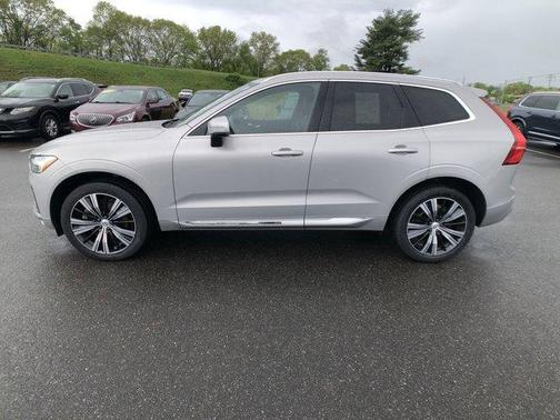 2022 Volvo XC60 B6 Inscription
