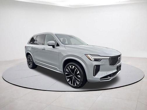 2025 Volvo XC90 B6 Plus 7-Seater