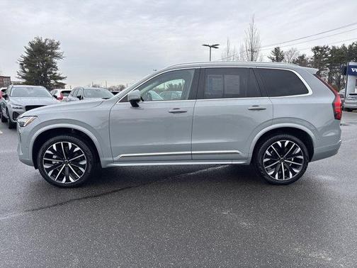 2025 Volvo XC90 B6 Plus 7-Seater