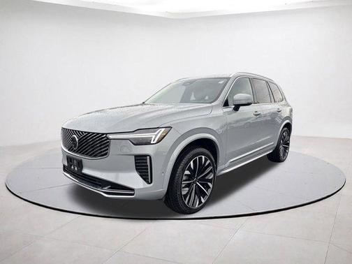 2025 Volvo XC90 B6 Plus 7-Seater