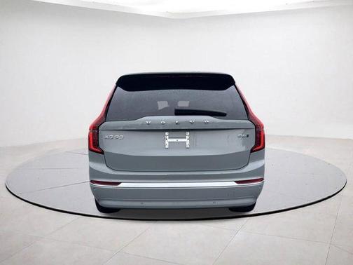 2025 Volvo XC90 B6 Plus 7-Seater