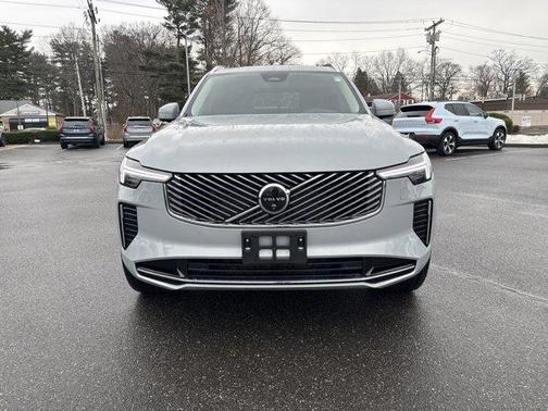 2025 Volvo XC90 B6 Plus 7-Seater