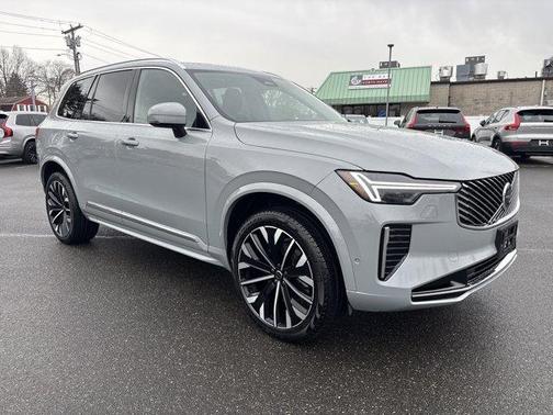 2025 Volvo XC90 B6 Plus 7-Seater